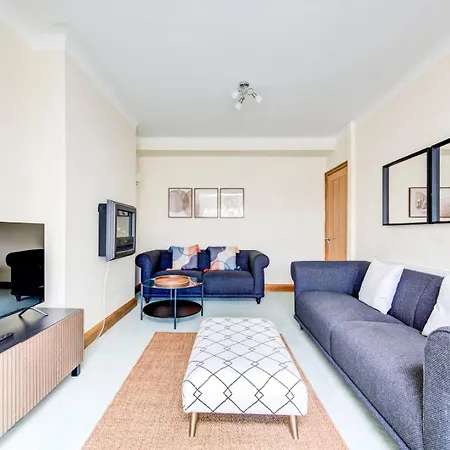 Guestready - A Peaceful Stay Near The City Centre Brent Exterior photo
