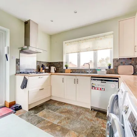 Guestready - A Peaceful Stay Near The City Centre Brent Exterior photo